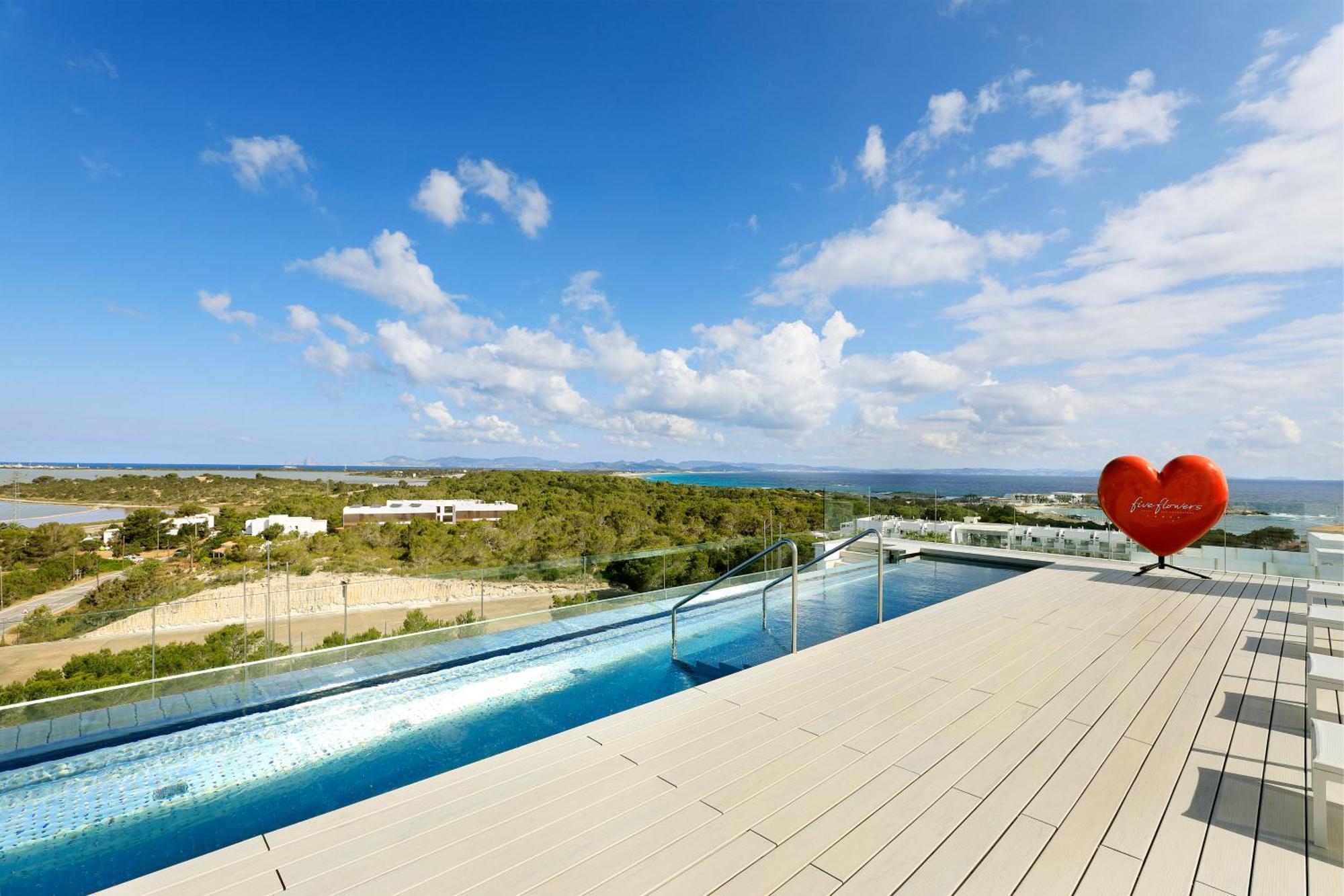 Five Flowers Hotel Formentera, Member Of Melia Collection Es Pujols Exterior photo